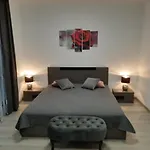 апаратамент Deluxe1 Apartment Saints Constantine and Helena