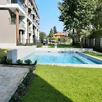 апаратамент Deluxe1 Apartment Saints Constantine and Helena